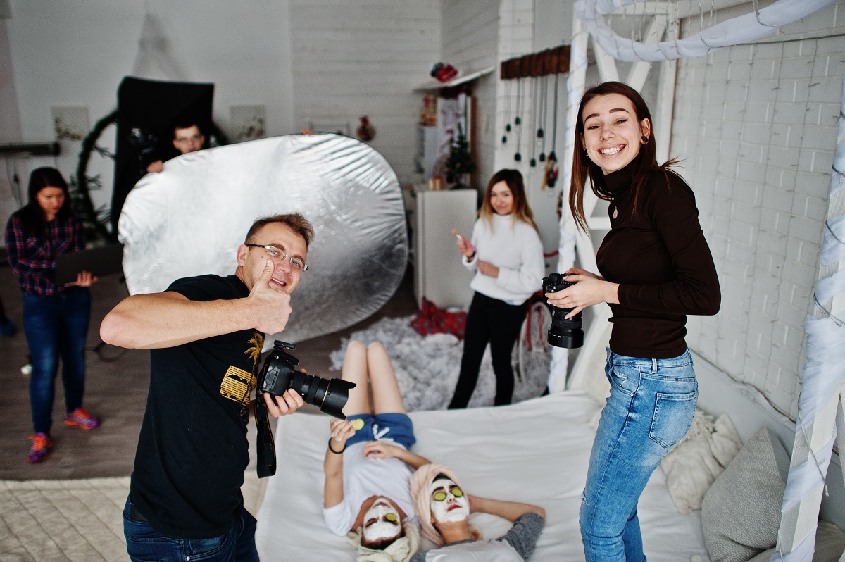 Jak dobry spot reklamowy może wpłynąć na proces decyzyjny klienta?